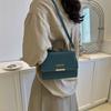 Chic Retro Womens Handbag Casual Shoulder Bag Fashionable Small Square Bag