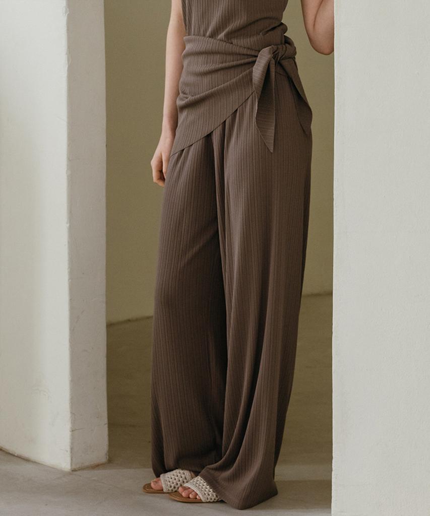 Akitaipeu Pleated Set-Up Elastic Waist Pants_Brown