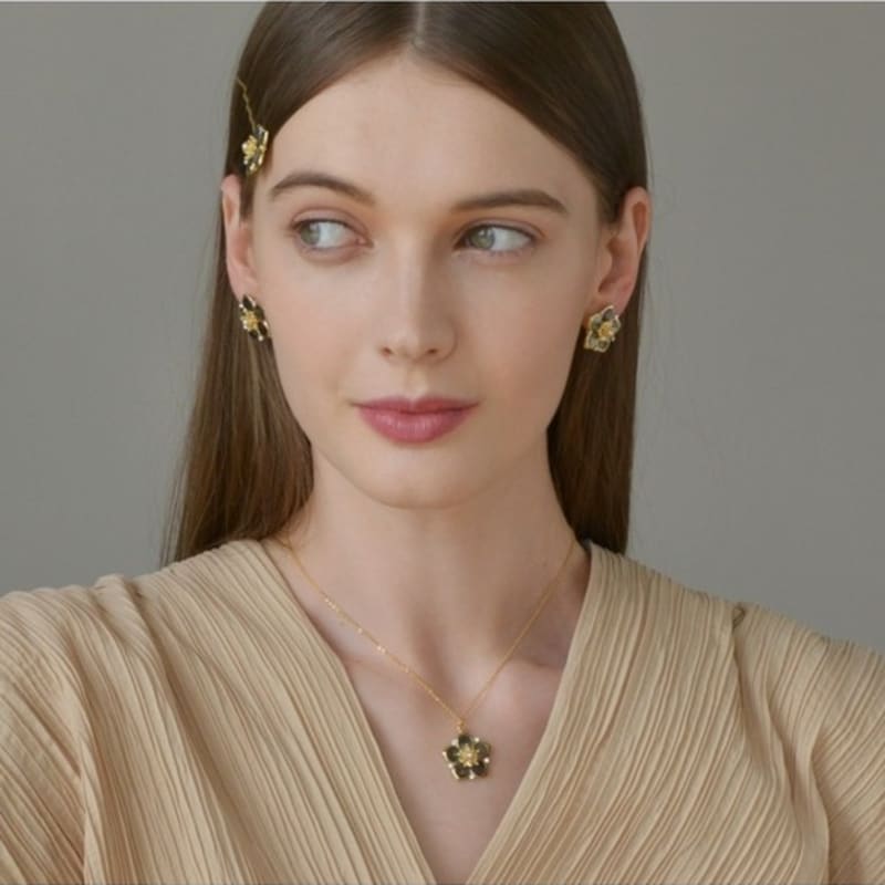 Dana Burton Balloon Flower Mother-of-Pearl Hairpin