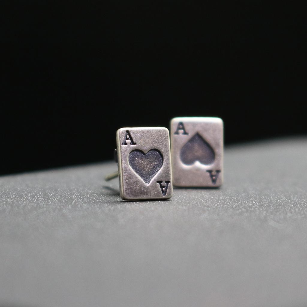 Retro Ace of Spades Earings For Men Women Punk Gothic Hiphop Zinc Alloy Stud Earings Good Luck Jewelry Unisex Creative Gift