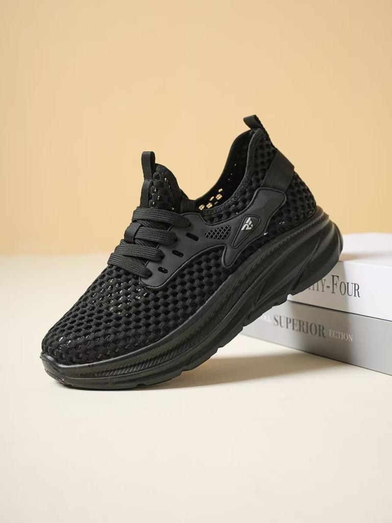 New Summer Breathable Women's Shoes Thin Hollow Versatile Sports Shoes Outdoor Lightweight Large Mesh Creek Sandals