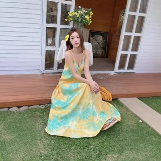 Beach Holiday Rhinestone Tie-Dye Spaghetti Strap V-Neck Dress, Backless Long Style for Women (2026 Collection)