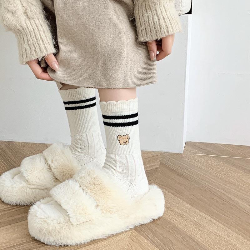 Ladies Autumn Winter Warm Lace Cartoon Cute Bear Embroidery Wool Medium Barrel Pile Pile Socks