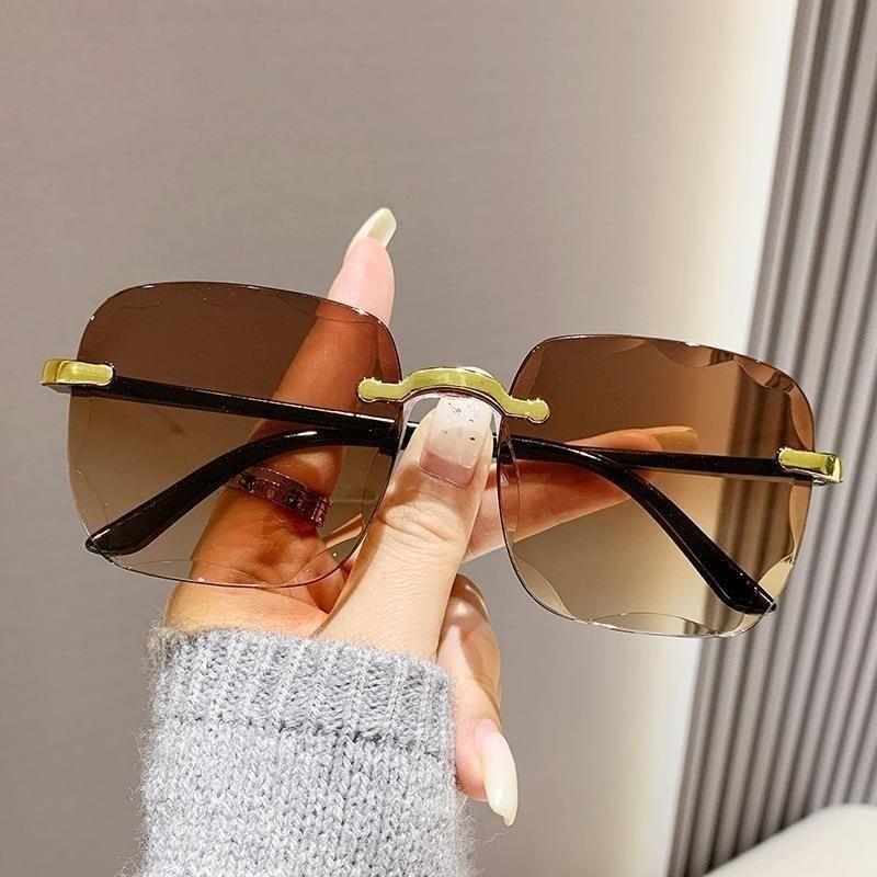 Large Frame Retro Women's Sunglasses Original Price Special Sale New UV Resistant UV400 Sunscreen Glasses Women's Sunglasses