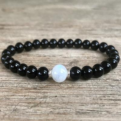 Bracciale in pietra di luna di grado 8 mm con tormalina nera di grado 6 mm