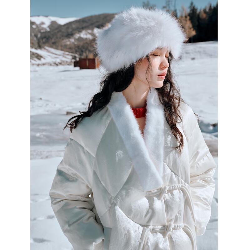 Qiushuiyiren Women's Retro Chinese Style Mink Collar Belted Down Jacket