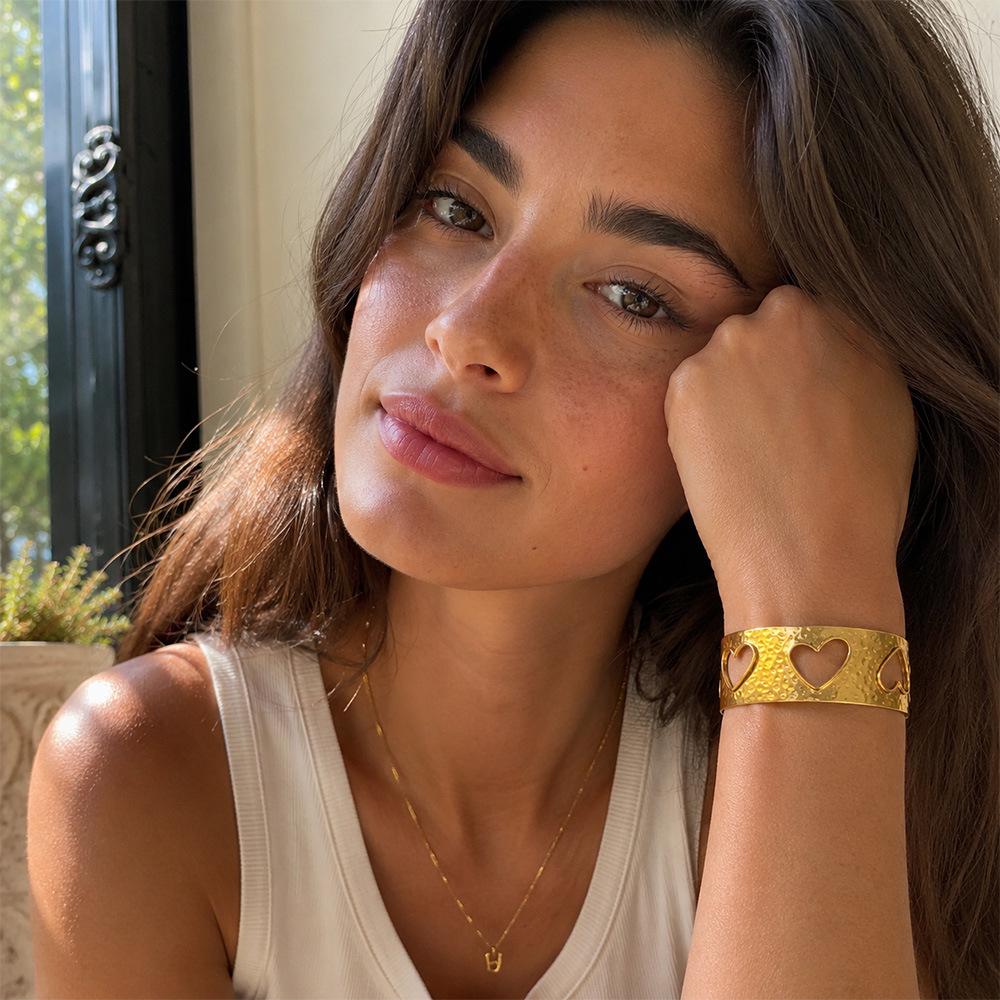 18K Gold Plated Hammered Heart Bracelet - Stainless Steel, European American Style, Light Luxury for Women