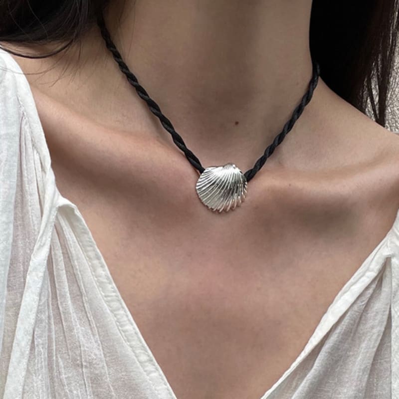 of Lavishe Silk Bold Shell Necklace