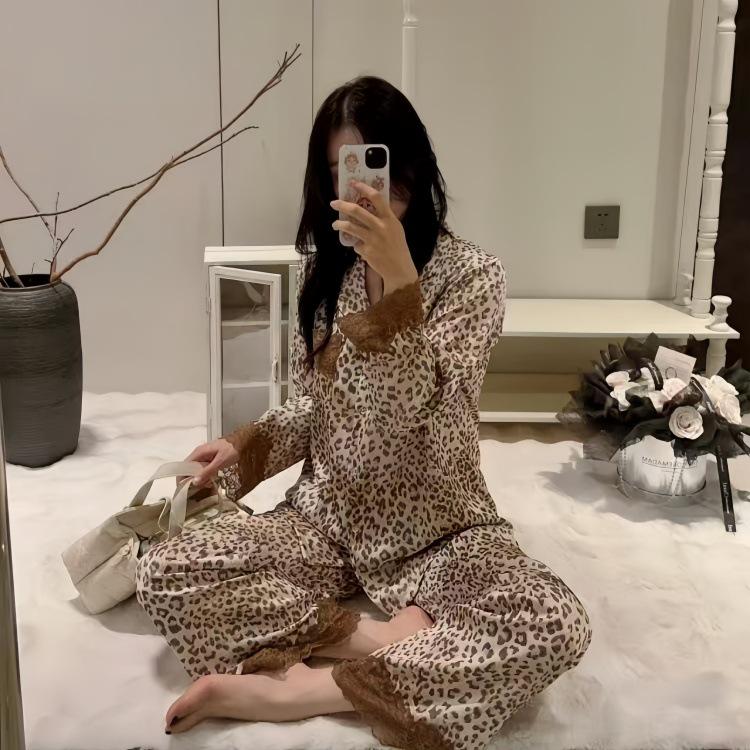 

Women s Ice Silk Leopard Print Pajamas with Lace Trim - Light Luxury and Lazy Style Home Wear for Spring and Autumn Large