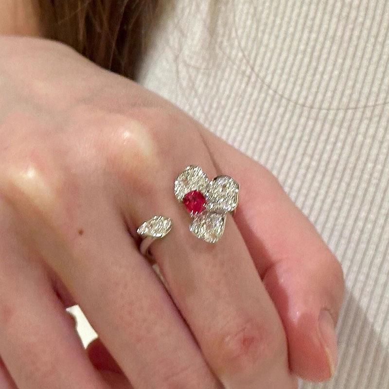 Light luxury high-end rose red flower sparkling diamond ring fashion style gorgeous charms rings for women couple style