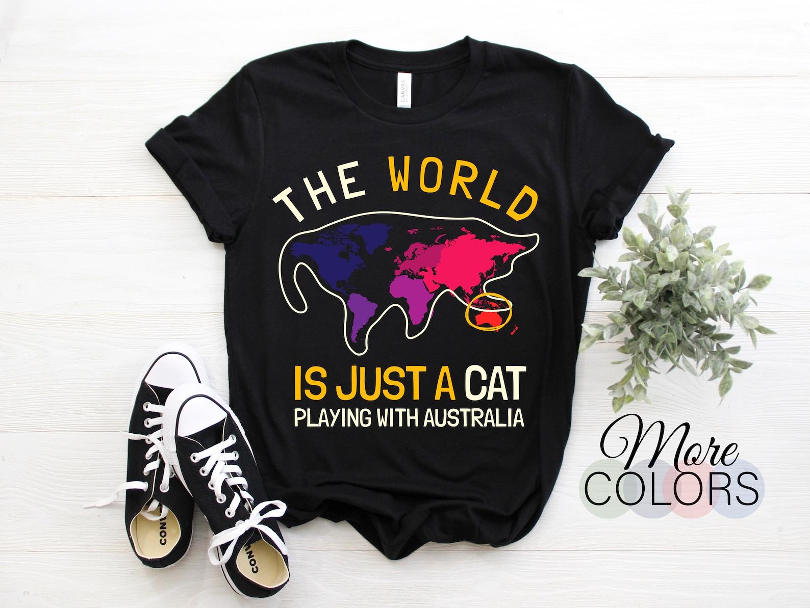 The World Is Cat Playing With Australia Funny Kids T-Shirt, Cats Lover Cat Owners Gift, Kitten Mom Best Dad Cat Teachers Geography 140