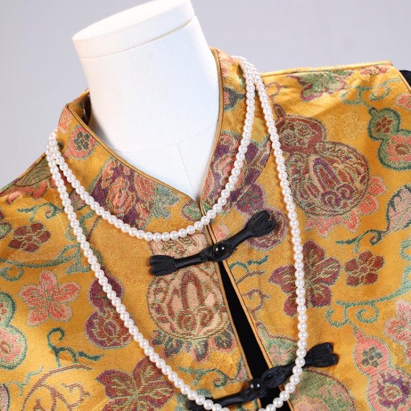 Elegant Golden Velvet Tang Suit Three-Piece Set for Middle-Aged Women - 2026 Spring/Autumn Collection