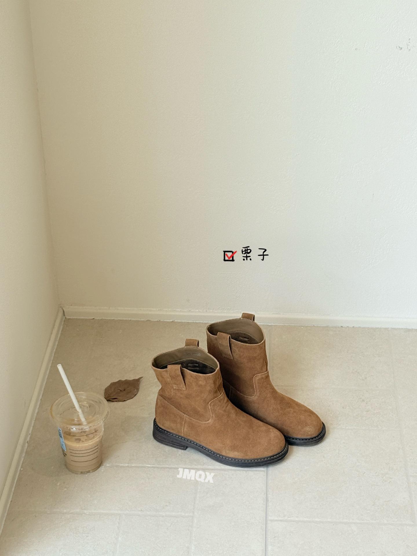 

Frosted Leather Chelsea Martin Boots Women s Flat Bottom Straight Skinny Boots Autumn and Winter Fleece Retro Anti-Fur Short Boots Women 35