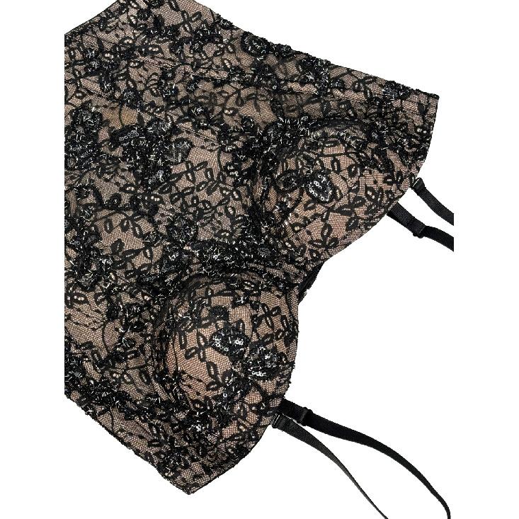 Corsetti, abbigliamento da donna alla moda ed elegante