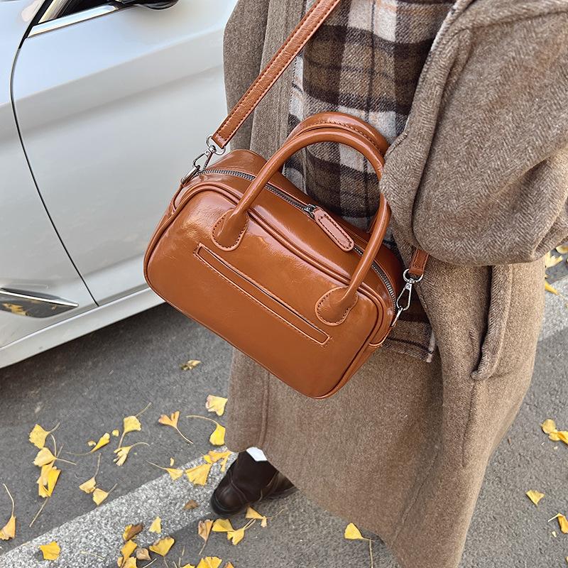 

Niche design crossbody handbag bag women s 2025 new fashion versatile casual shoulder small square bag 24*11*14 коричневый