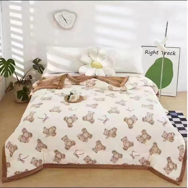 Popular Class A Bean Velvet 3D Massage Quilt – Four Seasons, Lightweight, and Warm for Home or Dormitory Use