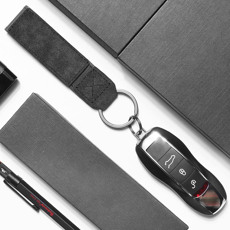 Suede Leather Car Vintage Keychain Zinc Alloy Key Ring For Toyota Hilux Aygo Yaris Ractis Corolla Camry CHR Auris Tacoma Cruiser