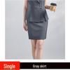 Ensemble jupe et veste à manches courtes gris - Uniforme professionnel pour réception d'hôtel, bureau, bijouterie
