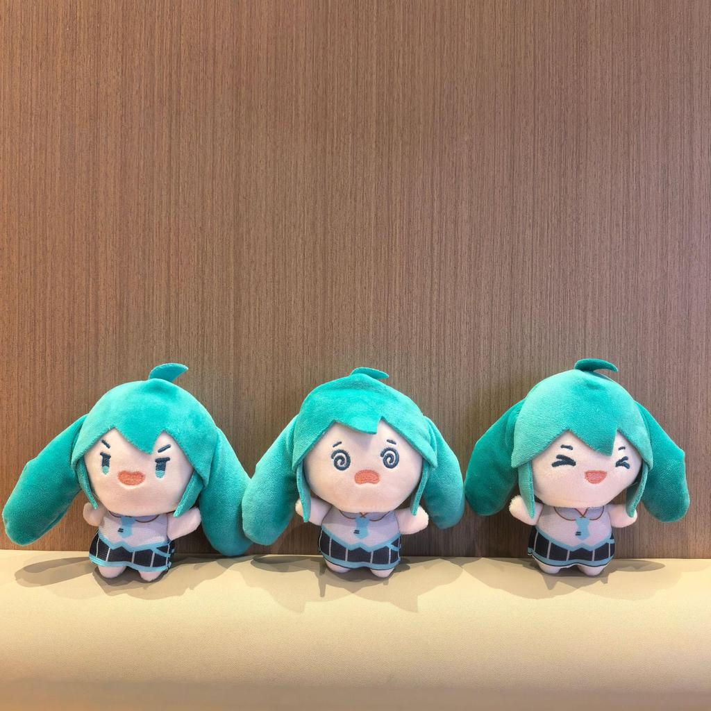 Japanese Anime Girl Hatsune Plush Doll Keychain