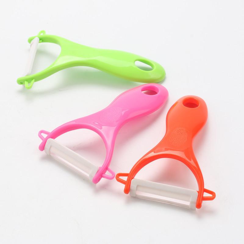 2Pcs Vegetable Fruit Ceramic Peeler Cooking Tools Potato Peelers Ceramic Peeler (Color Random)
