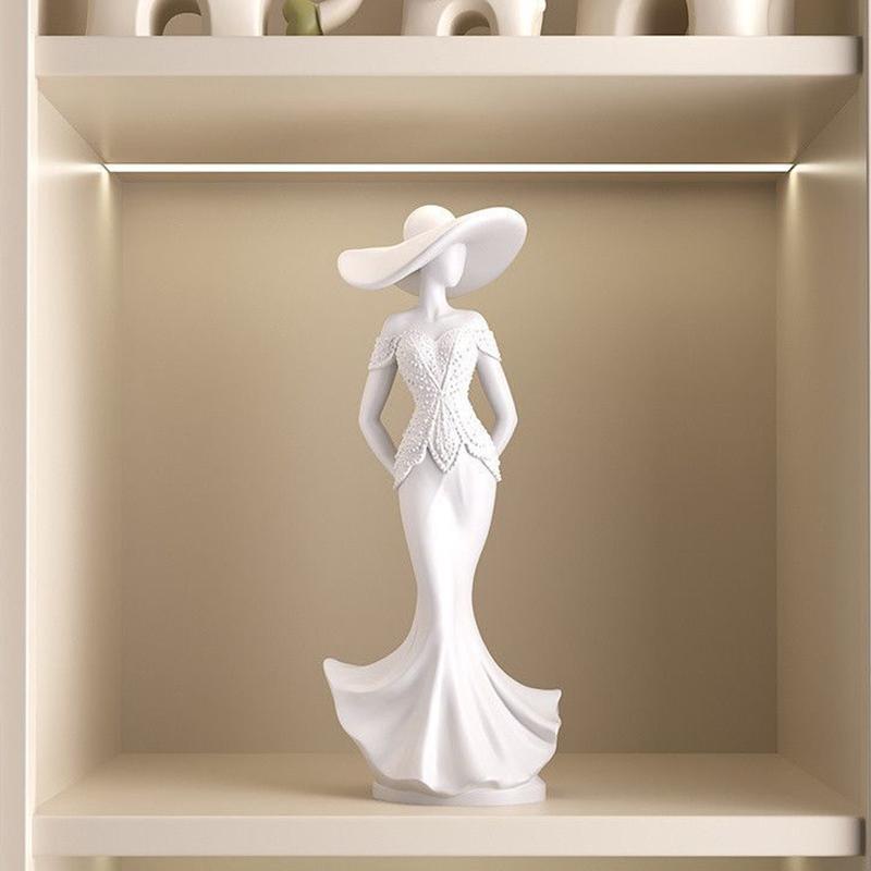 European White Female Sculpture Decoration Resin Figurine Small Statue for Living Room Wine Cabinet Study Human Art Decoration