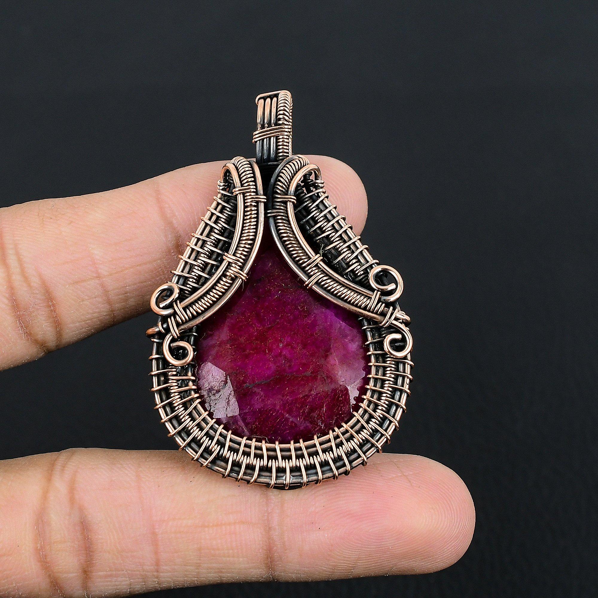 

Рубиновый кулон Ювелирные изделия из драгоценных камней, Кулон ручной работы, обернутый медной проволокой 999 пробы, Ювелирные изделия новейшего дизайна 2.55 Inches