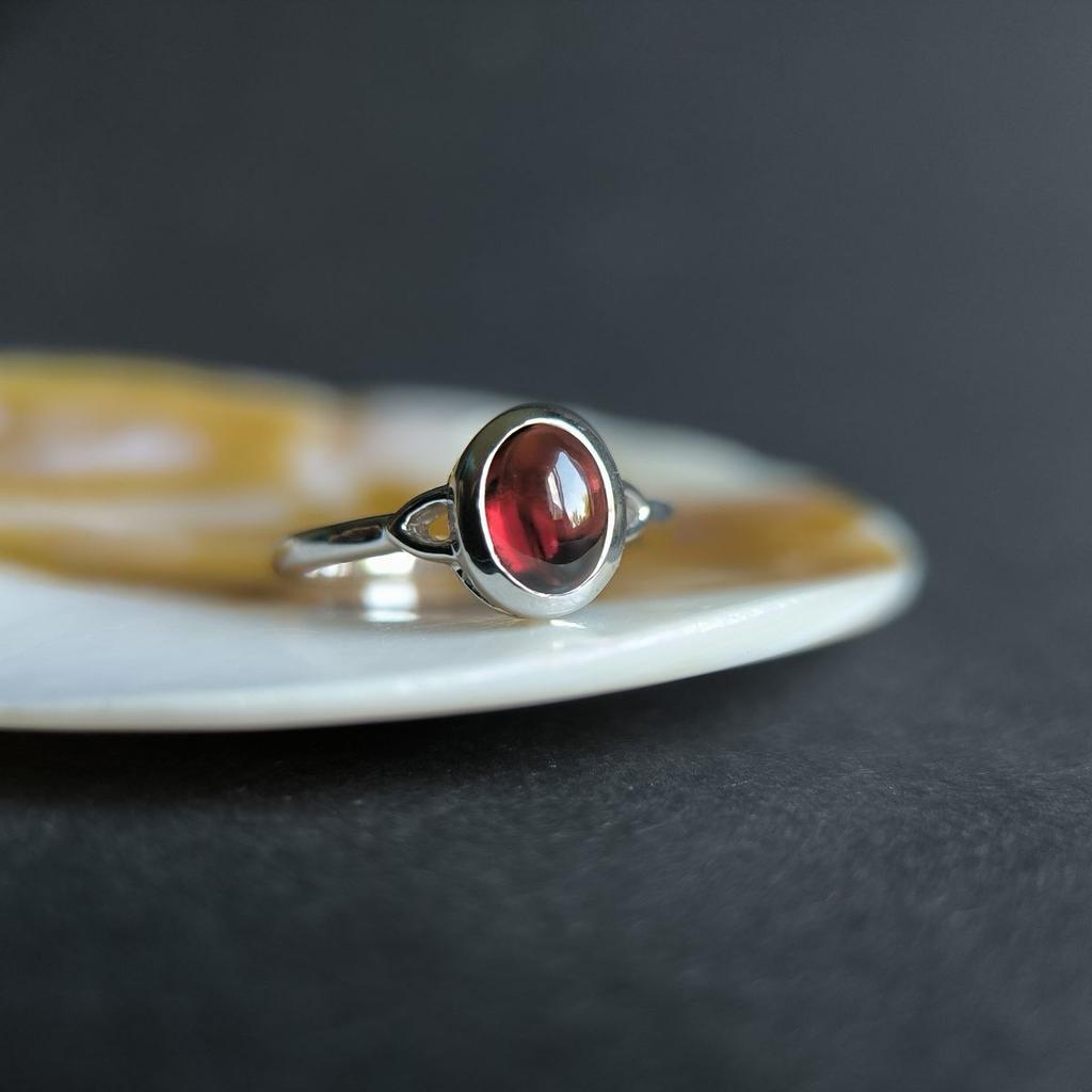Серебряное кольцо с искусственным гранатом nano, вес изделия 2,56 гр (60002184)