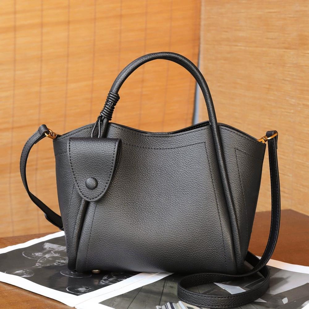 

2026 New Oilwax Genuine Leather Top-Handle Bag Young Girls Cow Leather Handbag Small Fashi Ladies Shoulder or Crossbody Bags