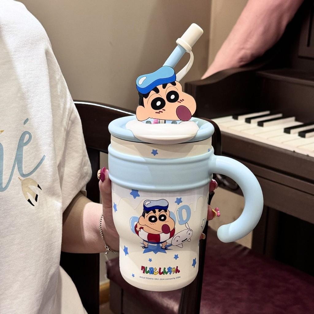 

Термокружка Crayon Shin Chan с большой вместимостью и соломинкой для офиса и улицы 700ml синий