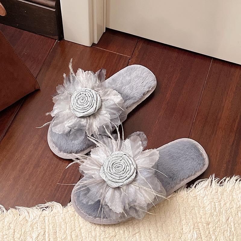 Fashion Fairy Style Plush Shoes Women's 2025 Autumn Winter Fashion Flower Warm Slippers Comfortable Short Plush Bridal Slides Pantuflas