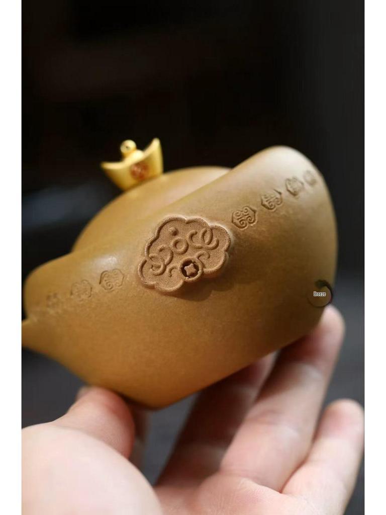 Gold Ingot Hand-Grip Yixing Zisha Teapot 130cc - Golden Section Mud Kung Fu Teapot