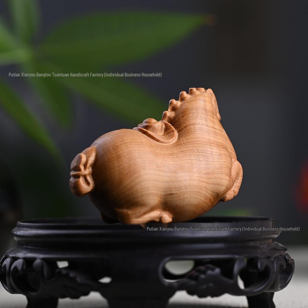 Tang Dynasty Horse Handheld Solid Wood Carving - Natural Cliff Cypress Animal Zodiac Ornament