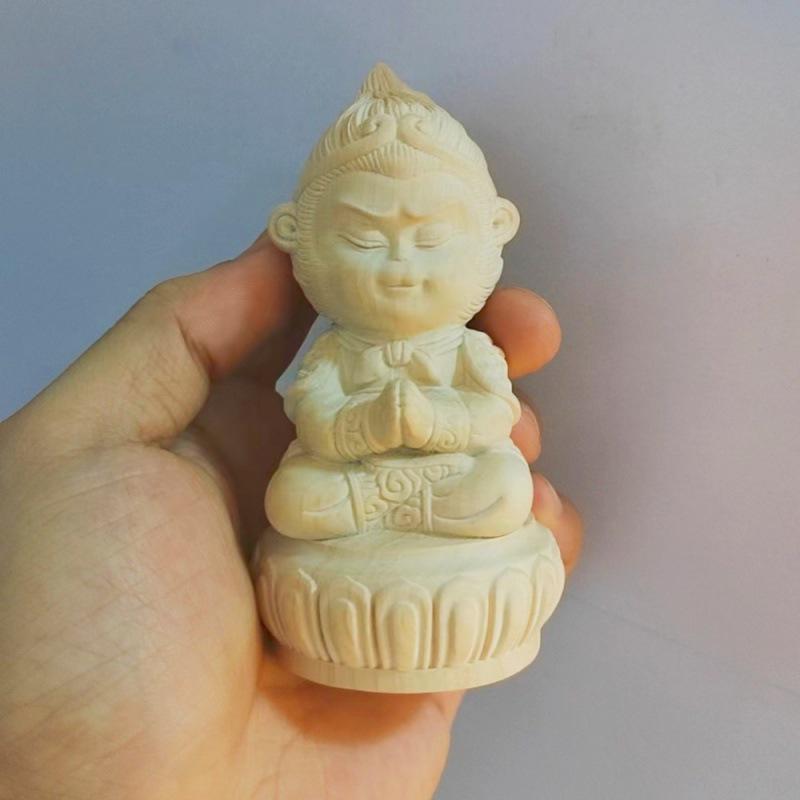 Taihang Cliff Cypress Sun Wukong Sculpture: Creative Solid Wood Monkey Desktop Ornament