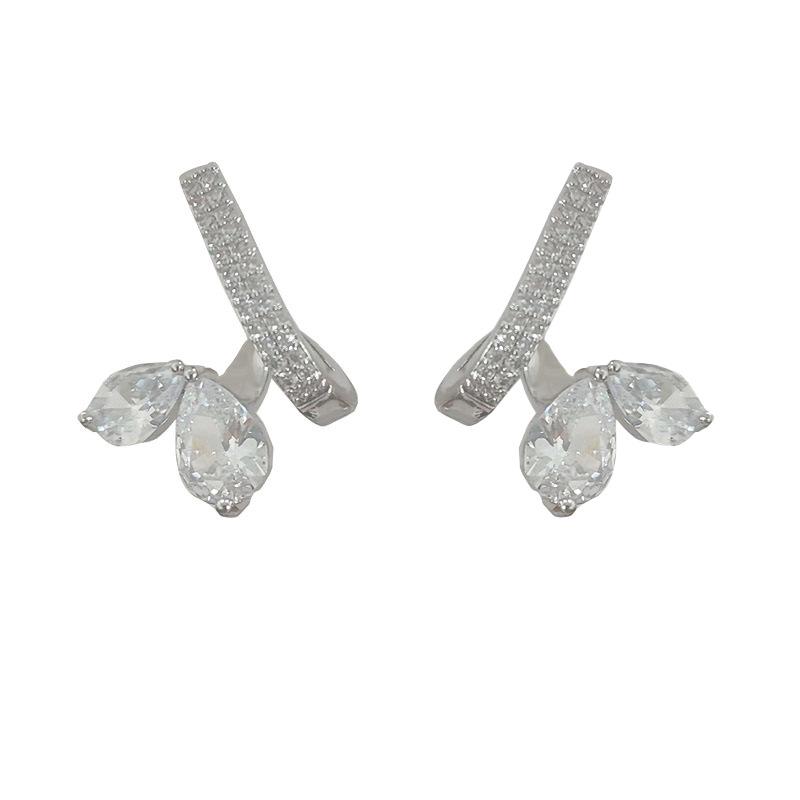 Copper-Plated Gold Curved Zircon Diamond Rhinestone Stud Earrings – Versatile High-End Design for Women