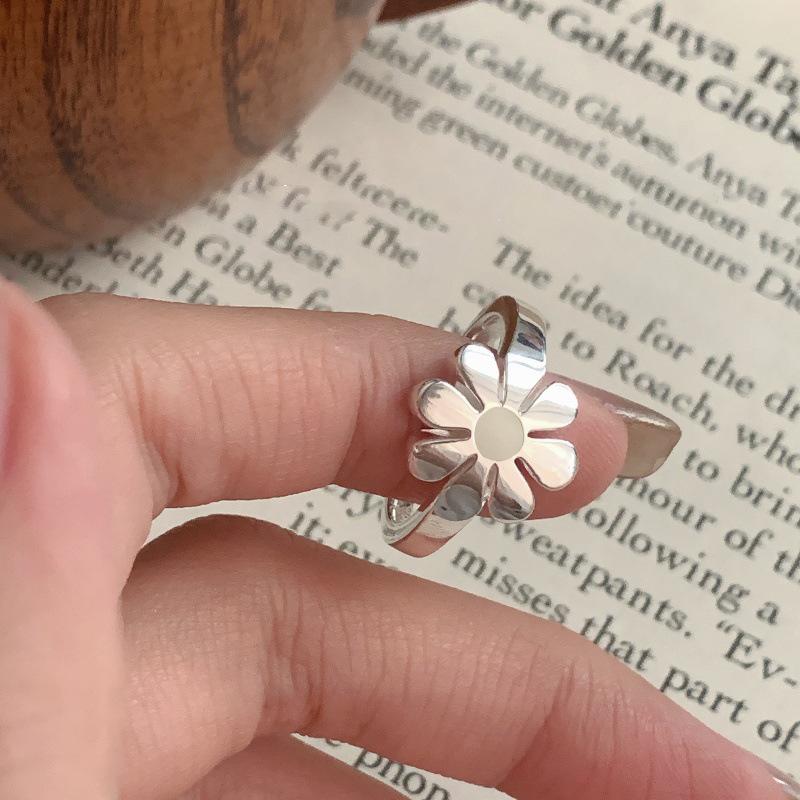 Stylish Open Adjustable Copper Daisy Ring For Women Unique Design Geometric