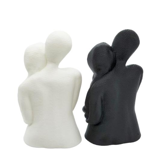 3D Printed Hugging Couple Figurine Valentine's Day Love Heart Couple Statue Home Office Desktop Decoration Ornament