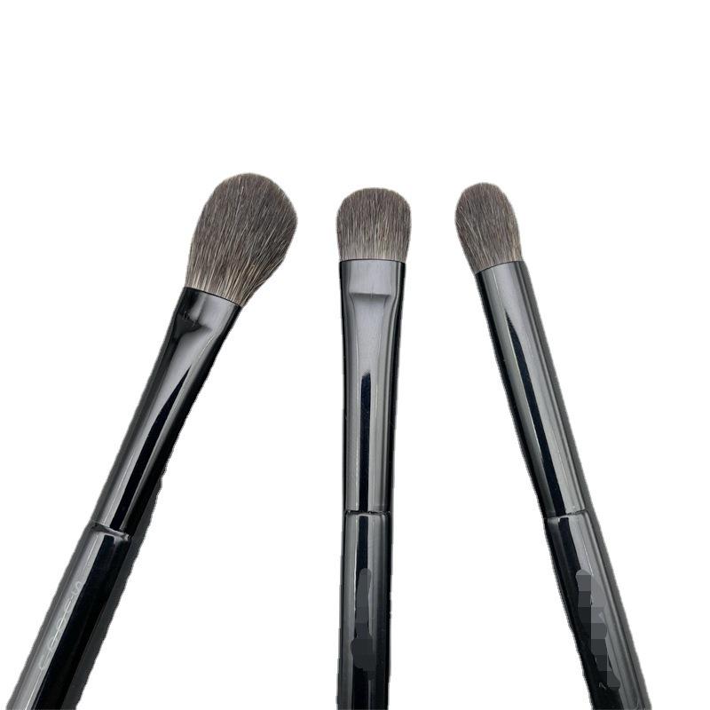 Suqq Grey Squirrel Hair Eyeshadow Brush - Medium Size Blending Brush, Soft Animal Hair for Laying Color