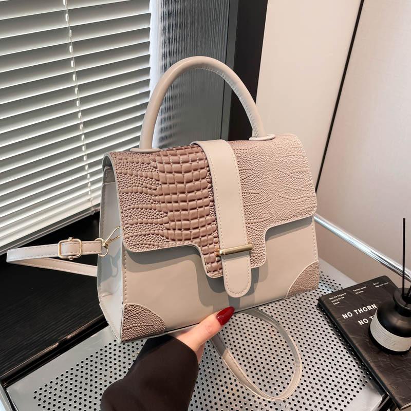 Ladies bag versatile new fashion handbag new fashion shoulder messenger bag 2025 spring small square bag