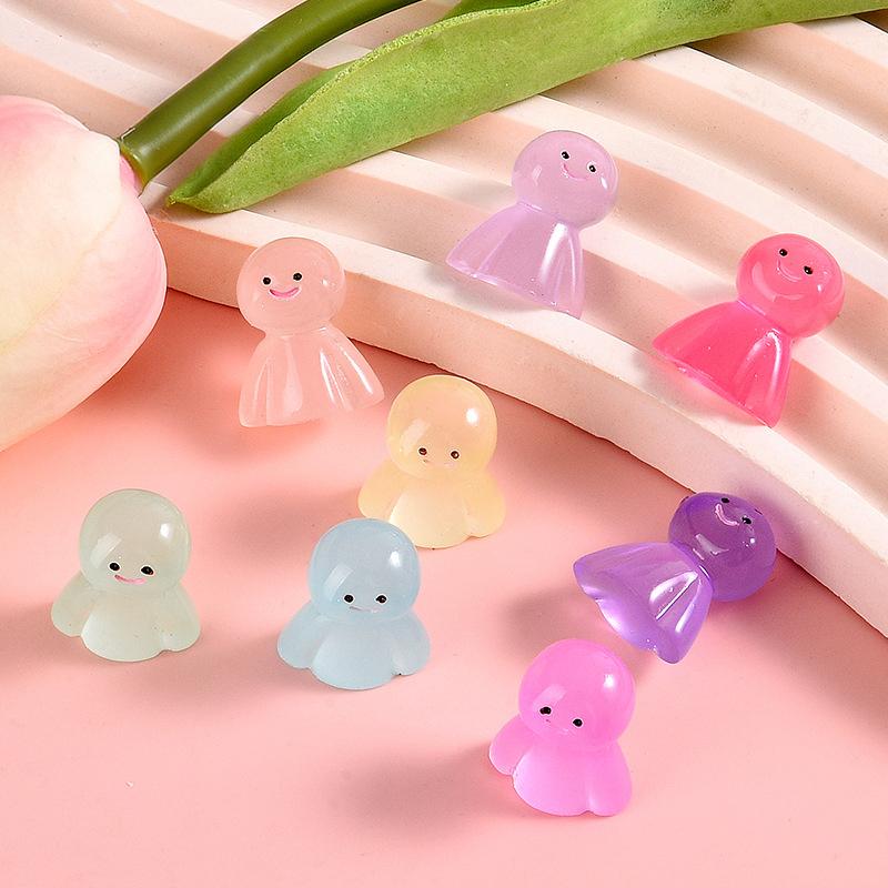 10Pcs Luminous Resin Doll Glow In The Dark Miniature Ornament For Diy Garden