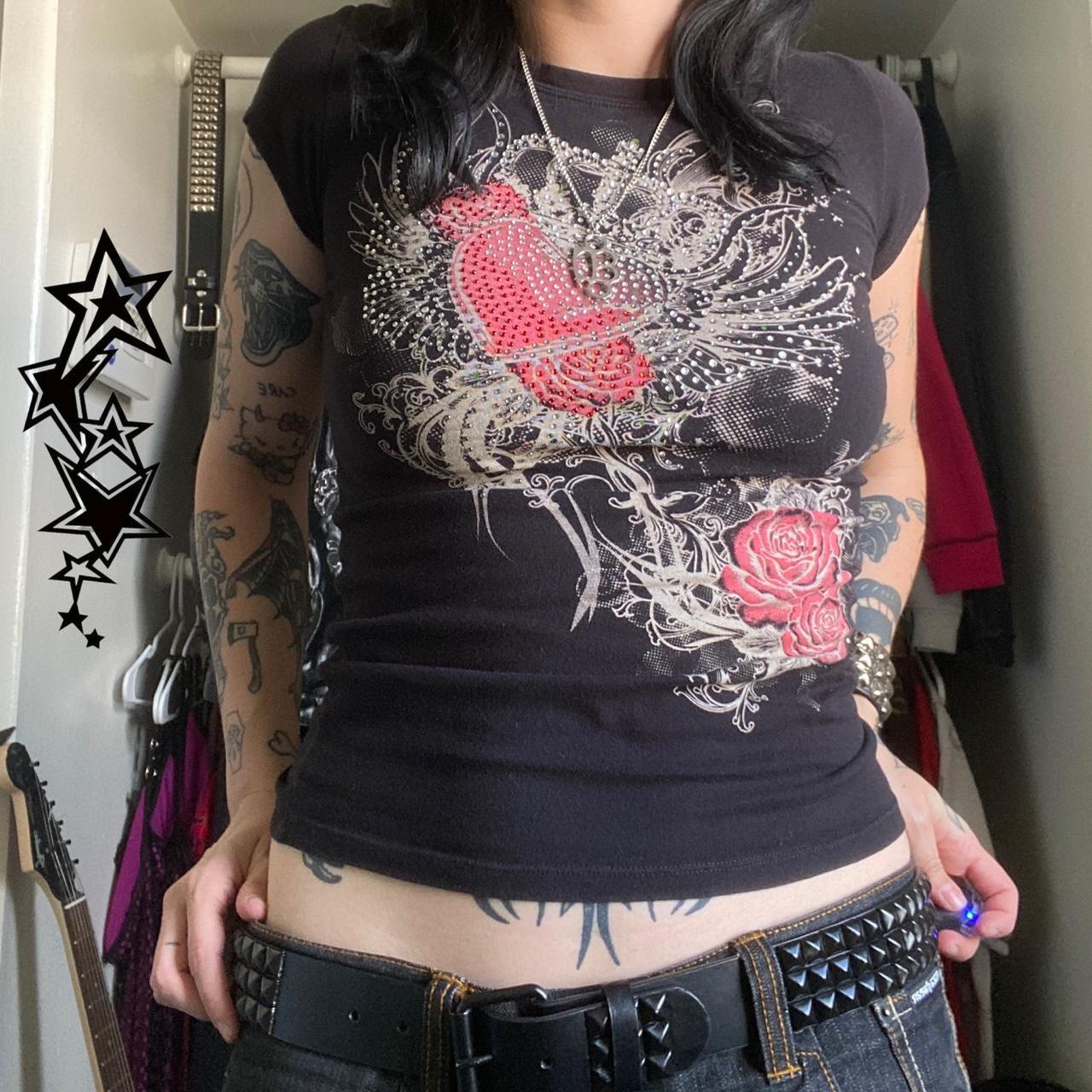 

Женские узкие готические топы с принтом в стиле ретро со стразами, крестом и крыльями, с короткими рукавами и круглым вырезом в стиле гранж на лето и весну S чёрный