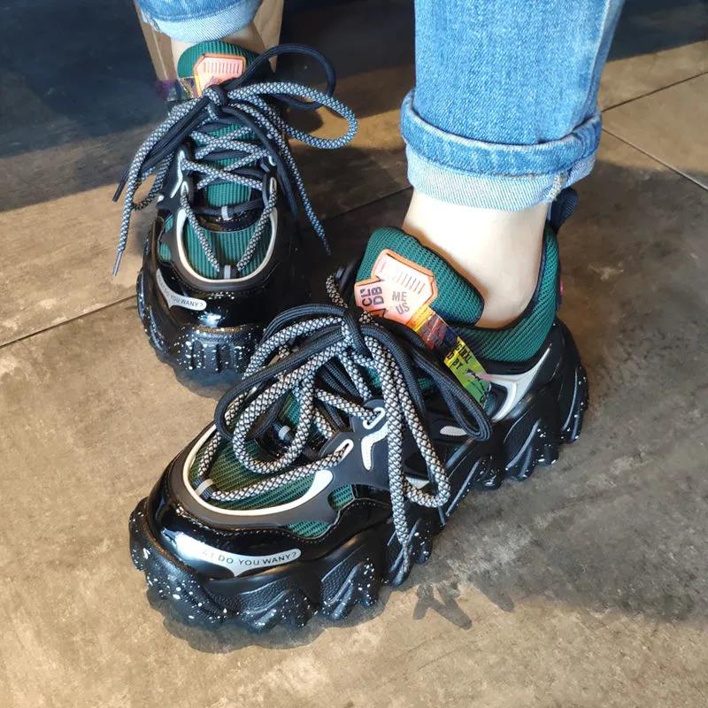 Zapatos viejos de charol, zapatillas de mujer, zapatos de plataforma de  gran altura en el nicho comprar a buen precio — entrega gratuita, reseñas  reales con fotos — Joom