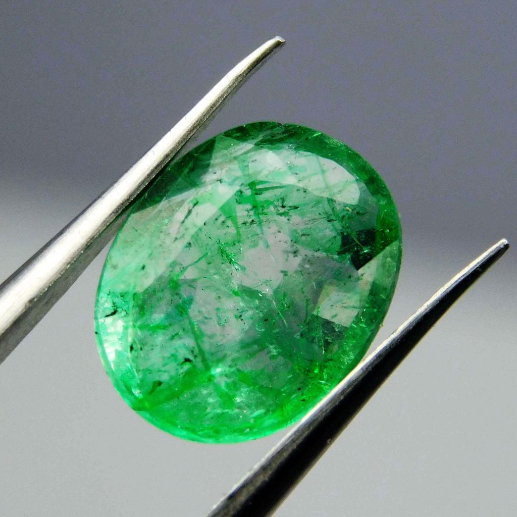 Natural Green Emerald Loose Gemstone Colombian Oval Cut 7 Ct for Jewelry Making and Gem Collections