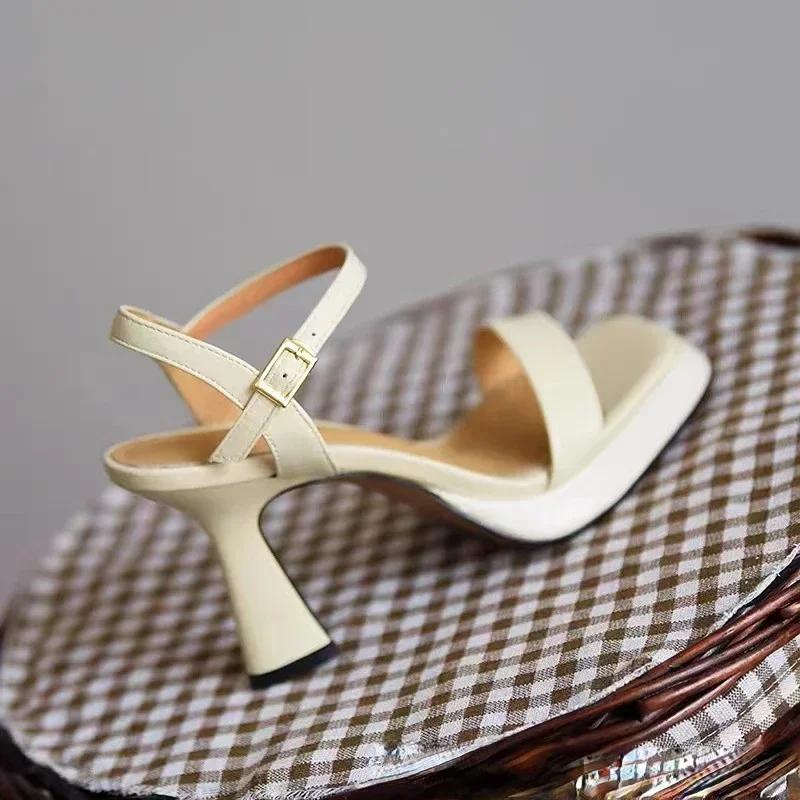 Fashion Thick Soled Women Shoe 2025 New Summer One Line Fashion High Heels Waterproof Platform Sandals Zapatos Sandalias De Mujer