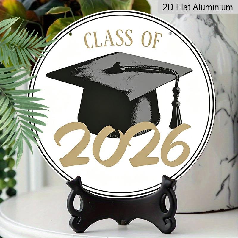 This 2D Flat Aluminum 2026 Graduation-themed Wall Decoration, Available in Various Sizes and Featuring A Retro Black and Gold Graduation Cap Design