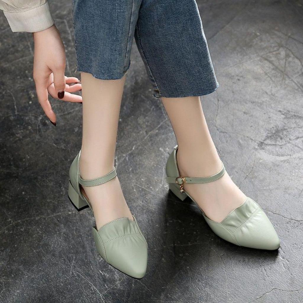 2024 Wholesale Fashionable Casual Women's Shoes and Sandals Comfortable Thick Heeled Hollow Design Button Closure Work Shoes
