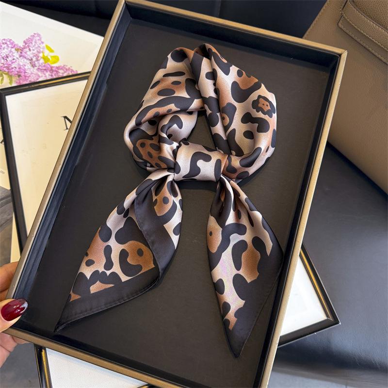 

Scarf Accesories Hijab Silk Fashion Shawl Wraps Bandana Headband Ribbon Hair Bands Designer Headscarf Luxury Brands Femme 70x70cm