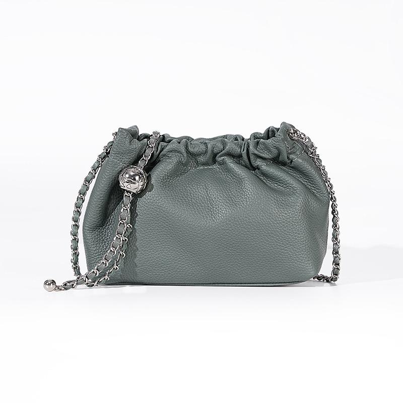 

Женская кожаная сумка, высококлассная сумка-облако с плиссировкой под мышкой, золотая шариковая цепочка, наплечная сумка-мессенджер из коровьей кожи первого слоя.