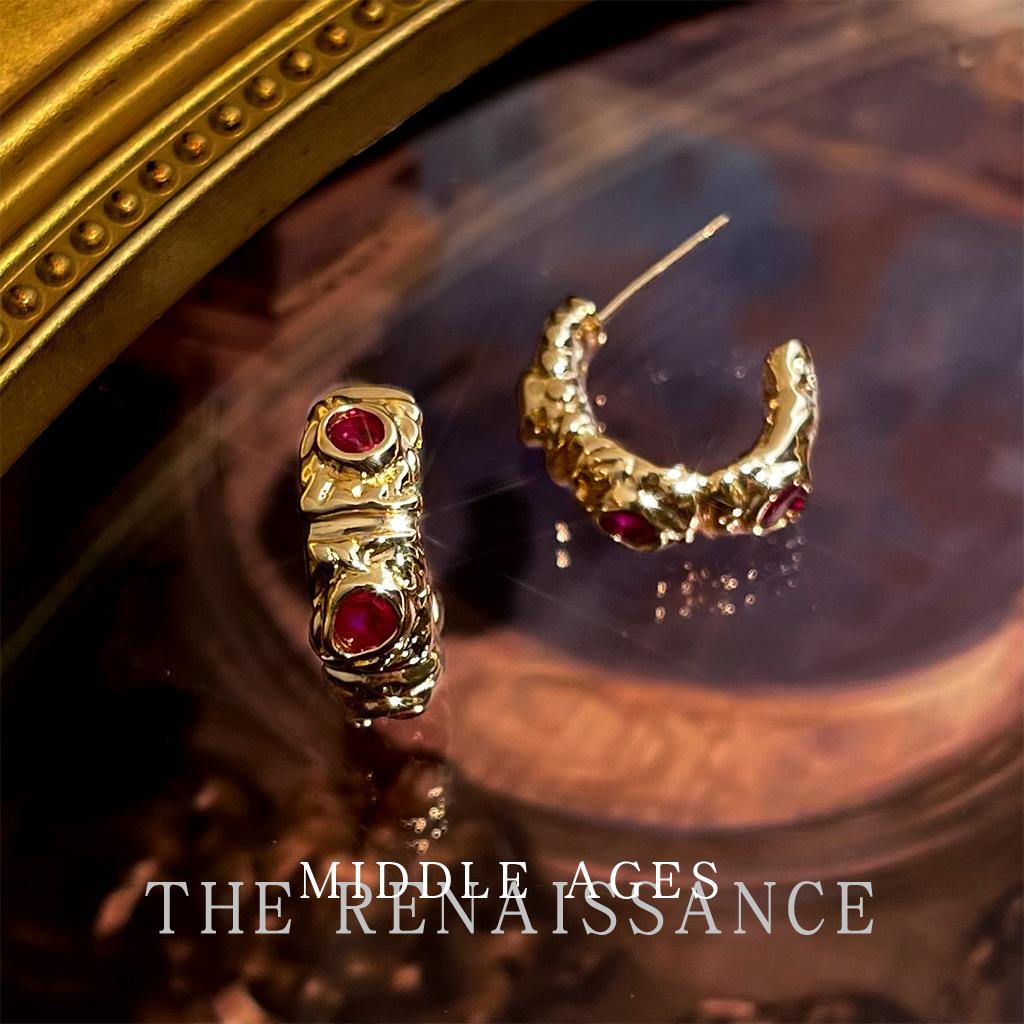 Retro fashion oil-dripping earrings niche temperament medieval style earrings personality high-end pearl earrings