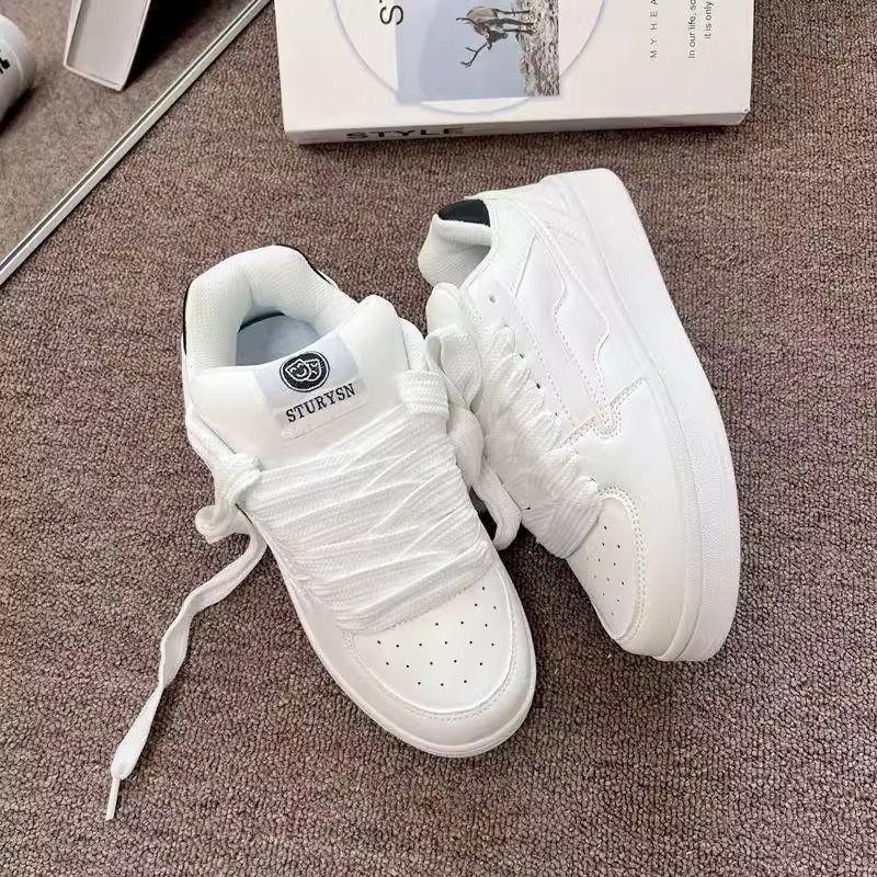 Small fresh and breathable fashion board shoes women's ins tide thick-soled versatile little white shoes 2025 summer student casual bread shoes