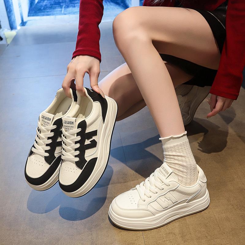 Rindsleder der ersten Schicht~ echtes Leder kleine weiße Schuhe Damenschuhe Herbst und Winter neu vielseitig lässig Sport Einzelschuhe Board-Schuhe